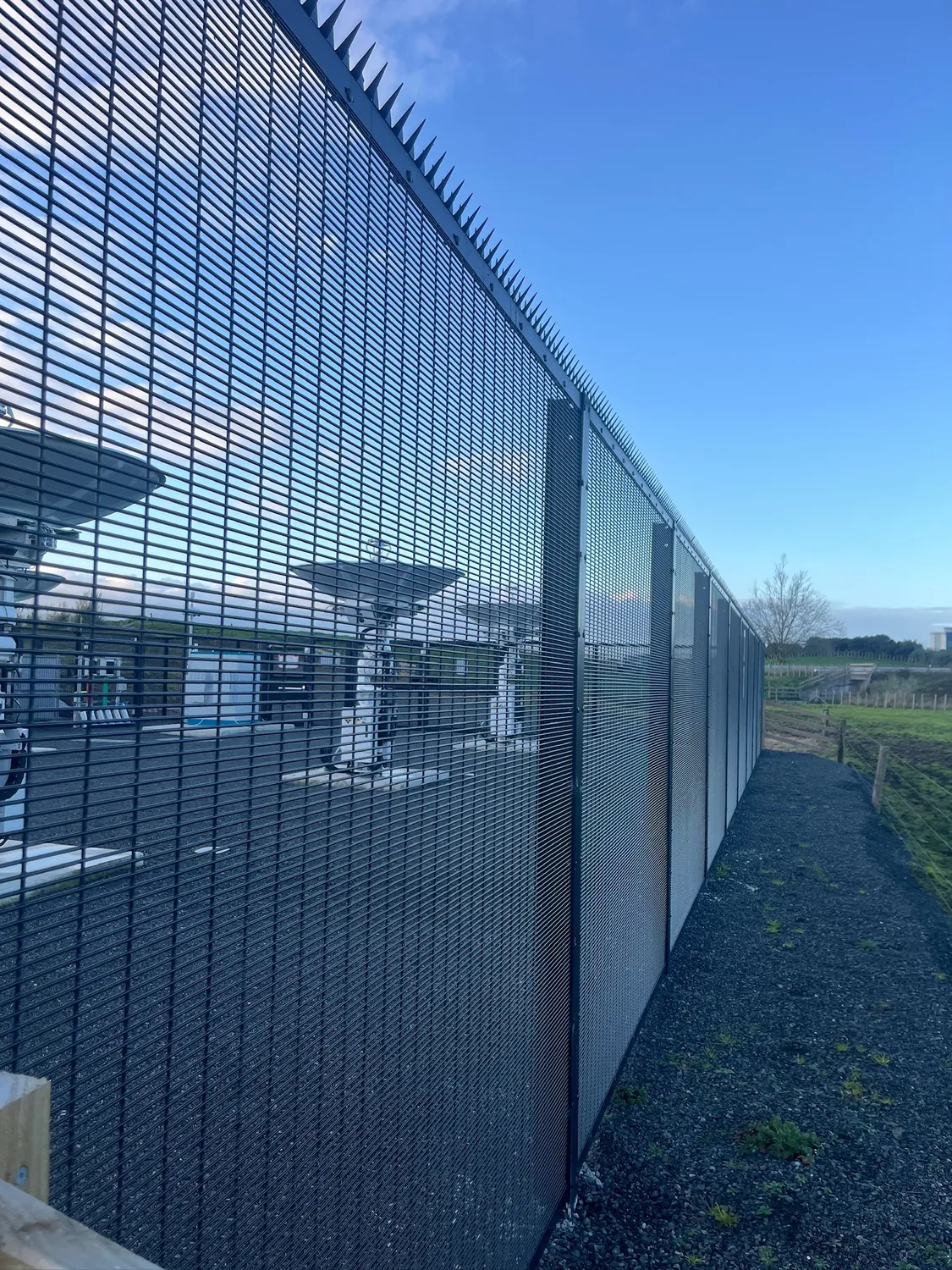 Commercial fencing contractor in Hamilton